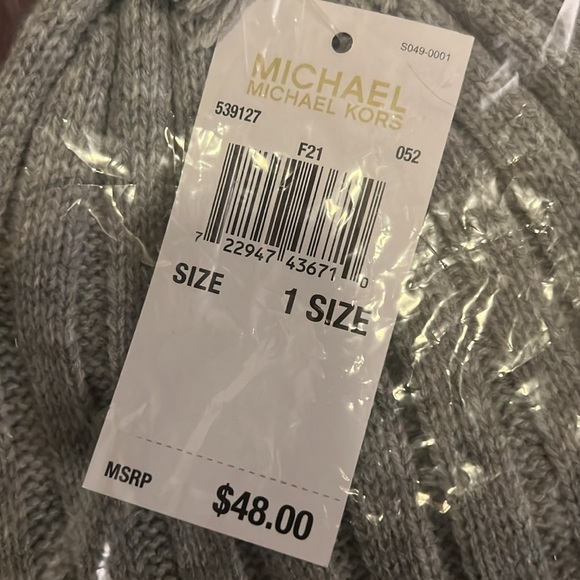 NWT Michael Kors beanie with Pom gray - Picture 3 of 3